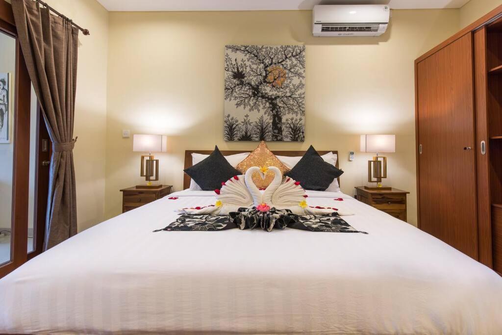 Villa Hitam Putih Legian Bali Seminyak Eksteriør bilde