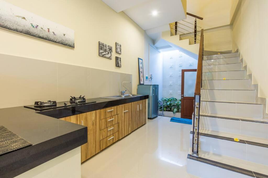 Villa Hitam Putih Legian Bali Seminyak Eksteriør bilde
